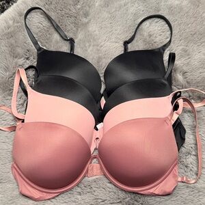 Victoria's Secret PINK Black and Pink Bra Bundle
